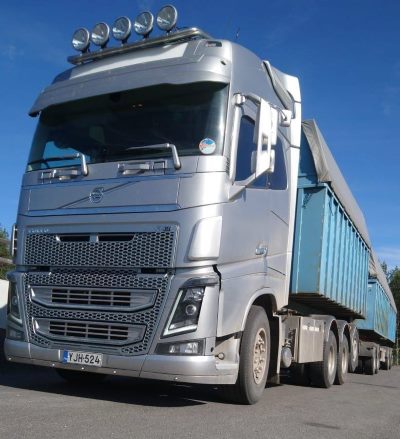 Avoimet työpaikat Evijärvellä: haemme yhdistelmäajoneuvon kuljettajaa